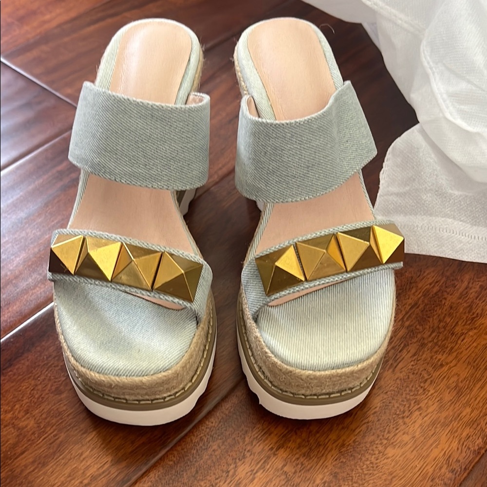 Stylish Gold and Gray Women's Sandals